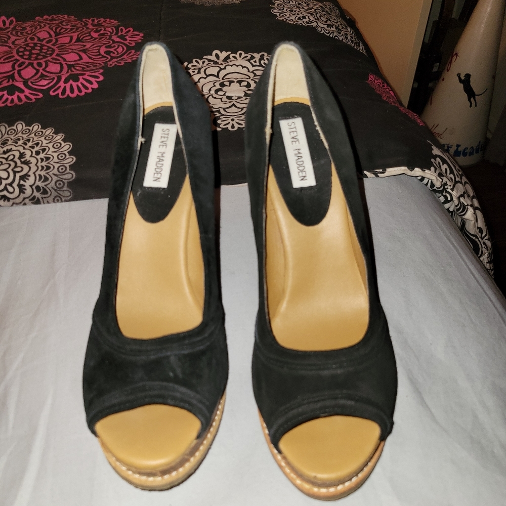 Steve Madden 8.5 Black Wedges